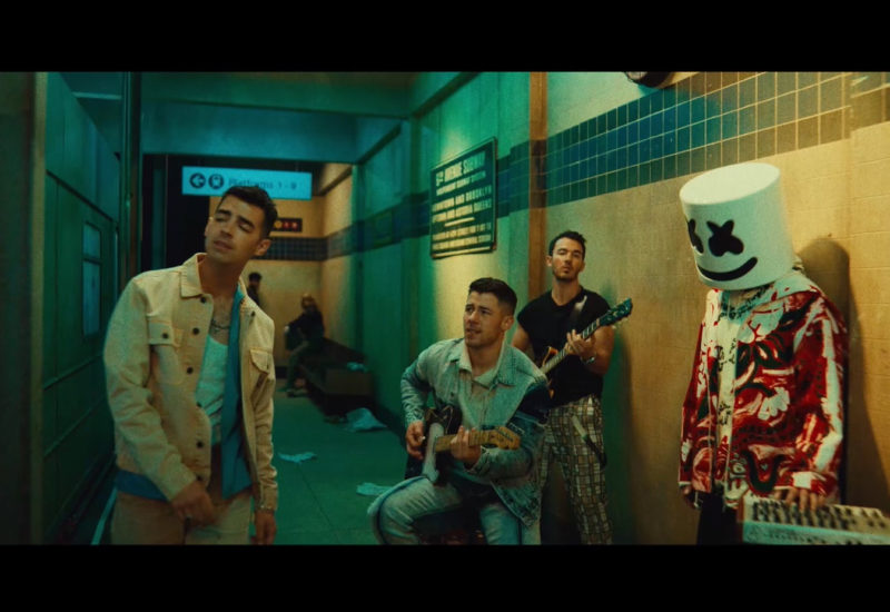 Marshmello & Jonas Brothers - Leave Before You Love Me video