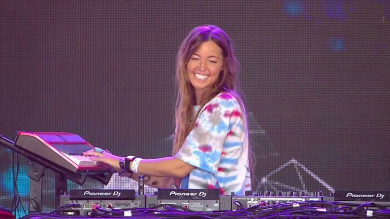 LP Giobbi performing live